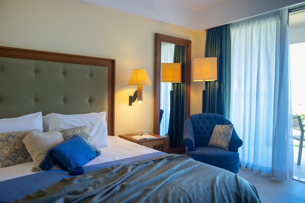 Deluxe Room, Sea View - Photo 1
