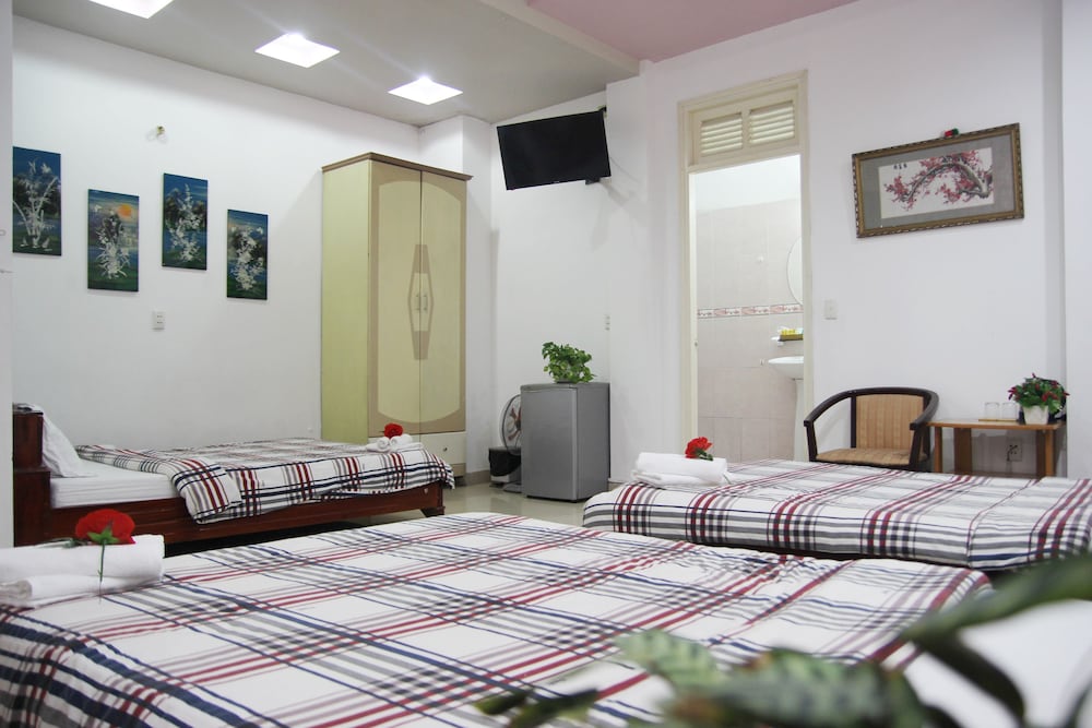 Standard Triple Room, Multiple Beds, Private Bathroom