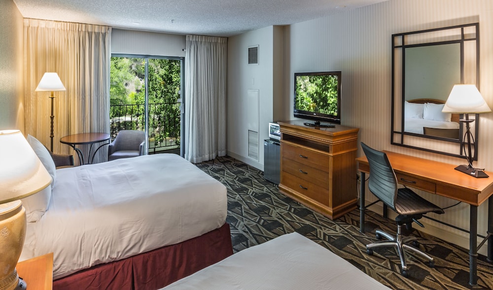 Room, 2 Queen Beds (River Side) - Photo 2
