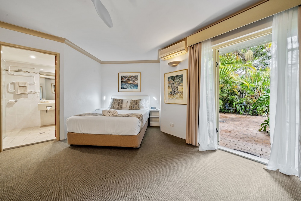 Luxury Queen Courtyard Room photo 1
