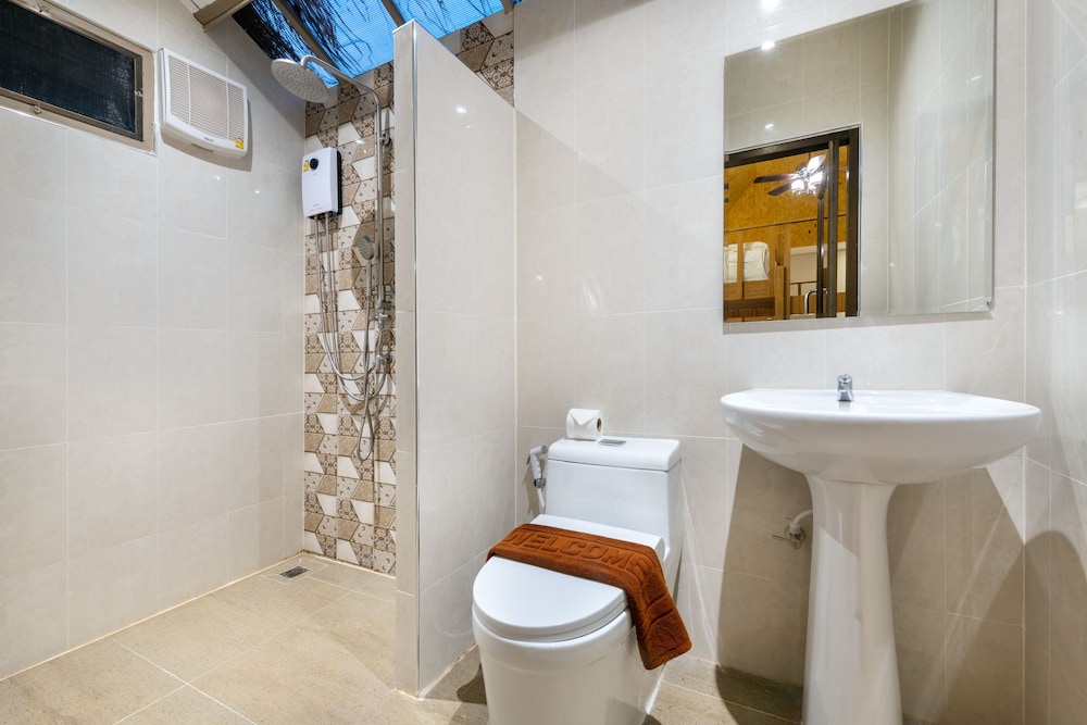 Family Quadruple Room - Photo 7