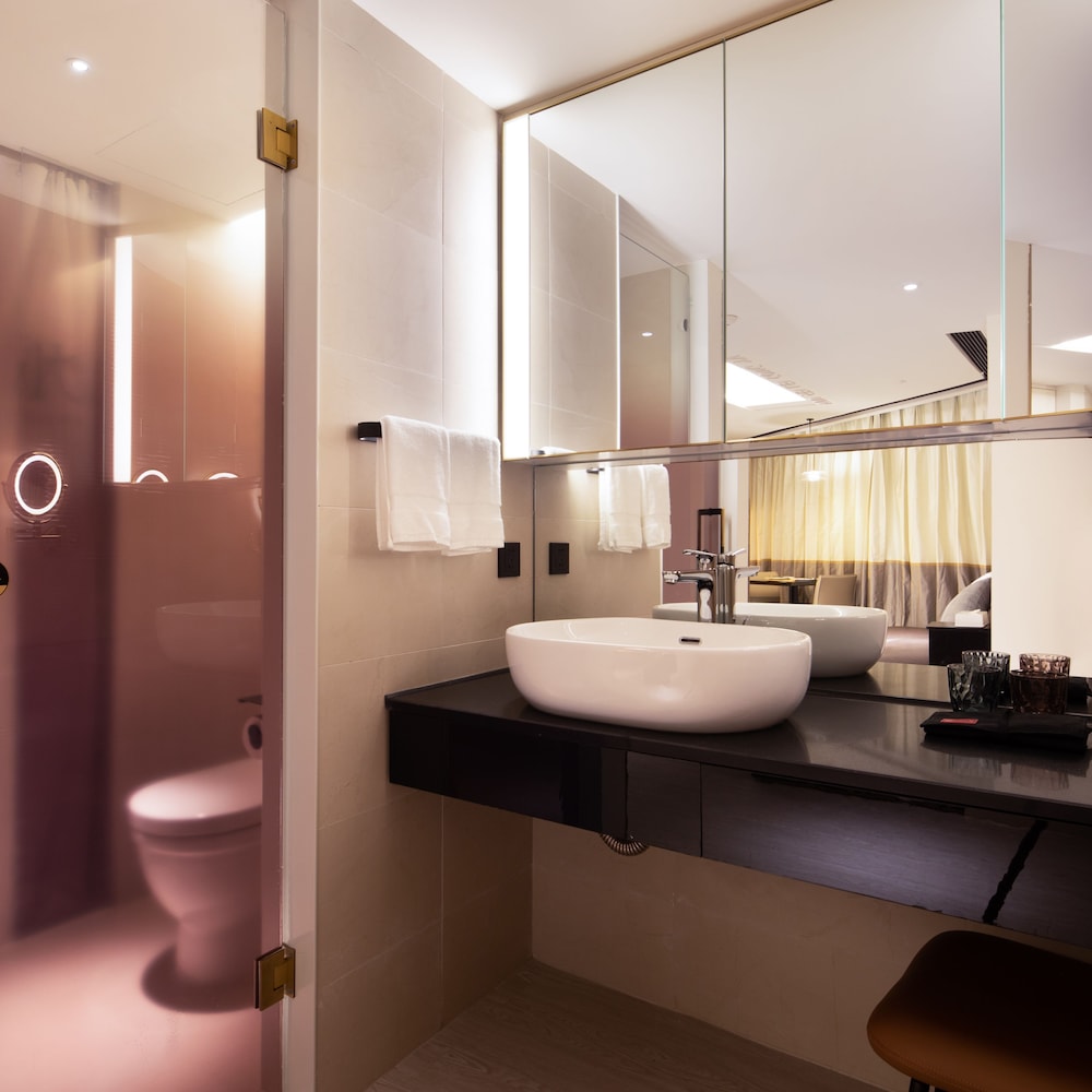 Superior Suite, Non Smoking - Photo 3