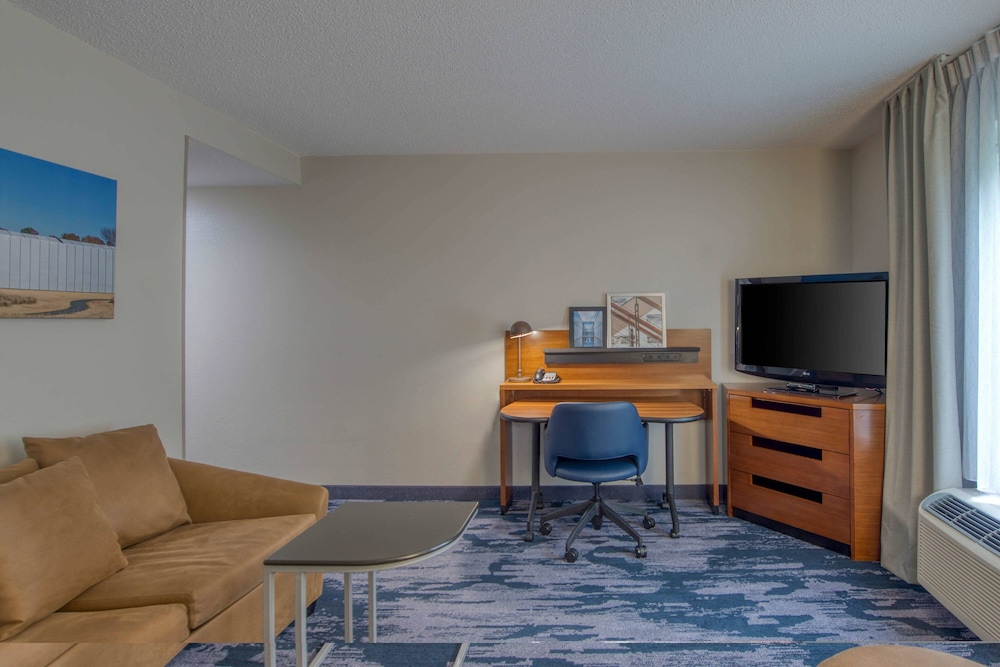 Executive Suite, 1 King Bed with Sofa bed - Photo 4