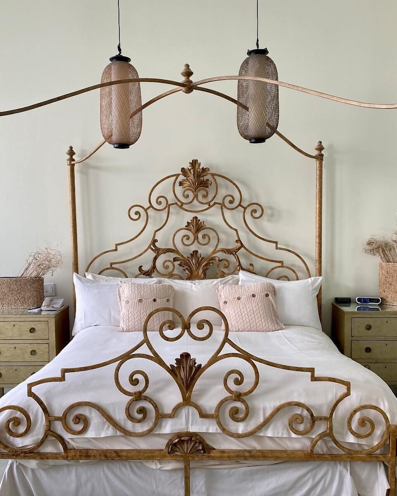Luxury Suite, 1 King Bed, Fireplace, Bay View (Jacuzzi Riviera)