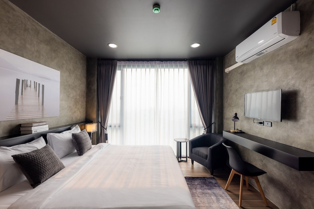 Deluxe Room - Photo 2