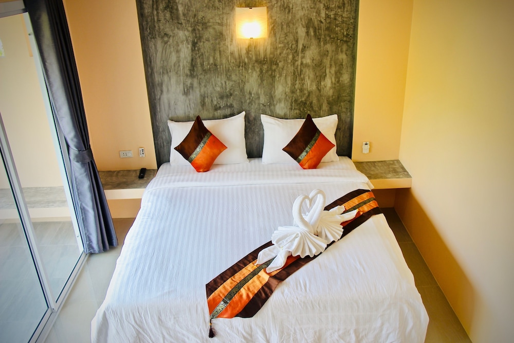 Standard Double or Twin Room, 1 Bedroom, Balcony, Pool View photo 2