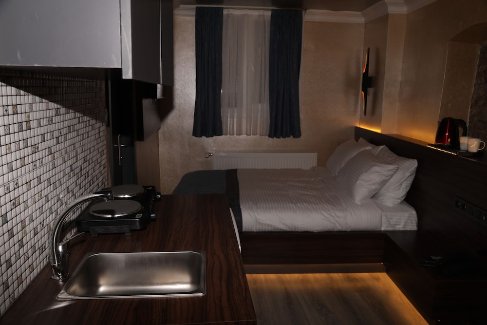 Economy Room, 1 Queen Bed, Non Smoking photo 1