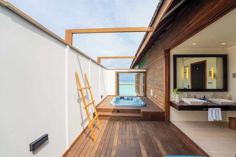 Ocean Jacuzzi Villa photo 2