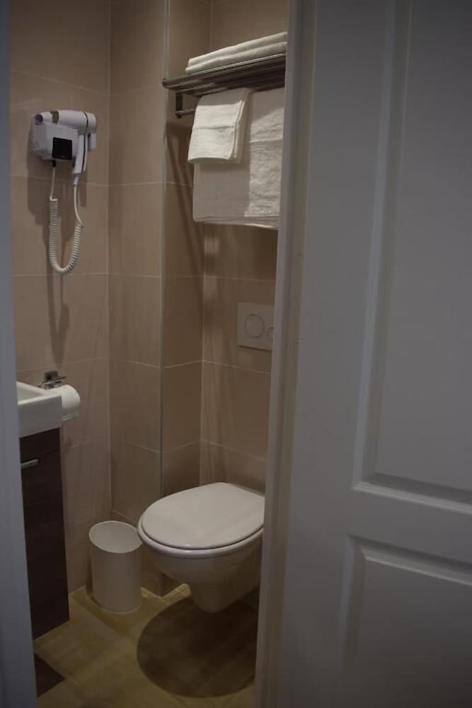 Standard Double Room, 1 Double Bed, Non Smoking, City View photo 3