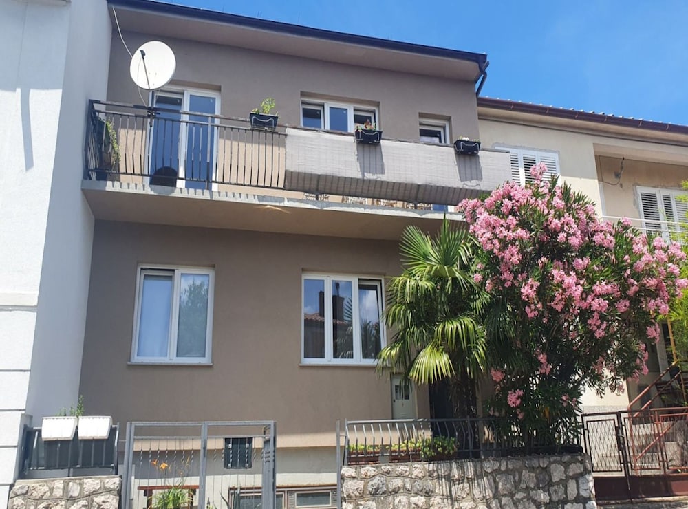 Apartment (Two Bedroom Apartment with Terrace)