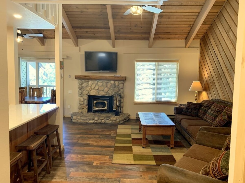 Condo, 2 Bedrooms