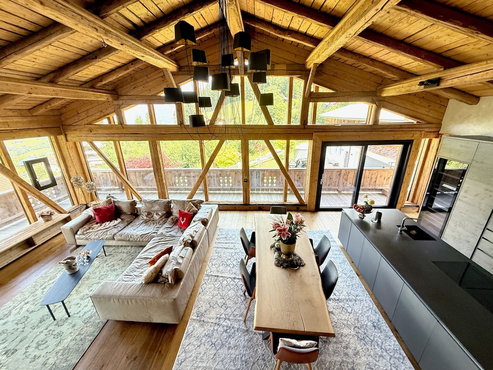 Deluxe Chalet, Mountain View photo 2