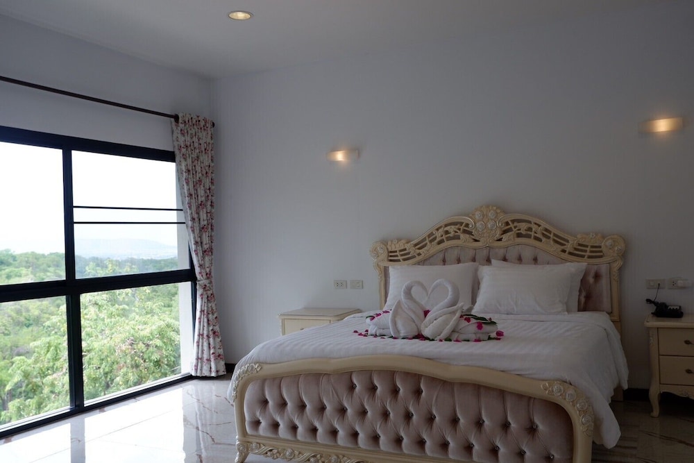 Honeymoon Suite photo 1