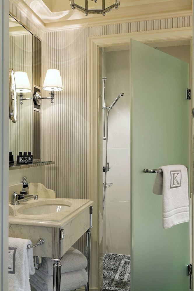 Hôtel Keppler bathroom photo