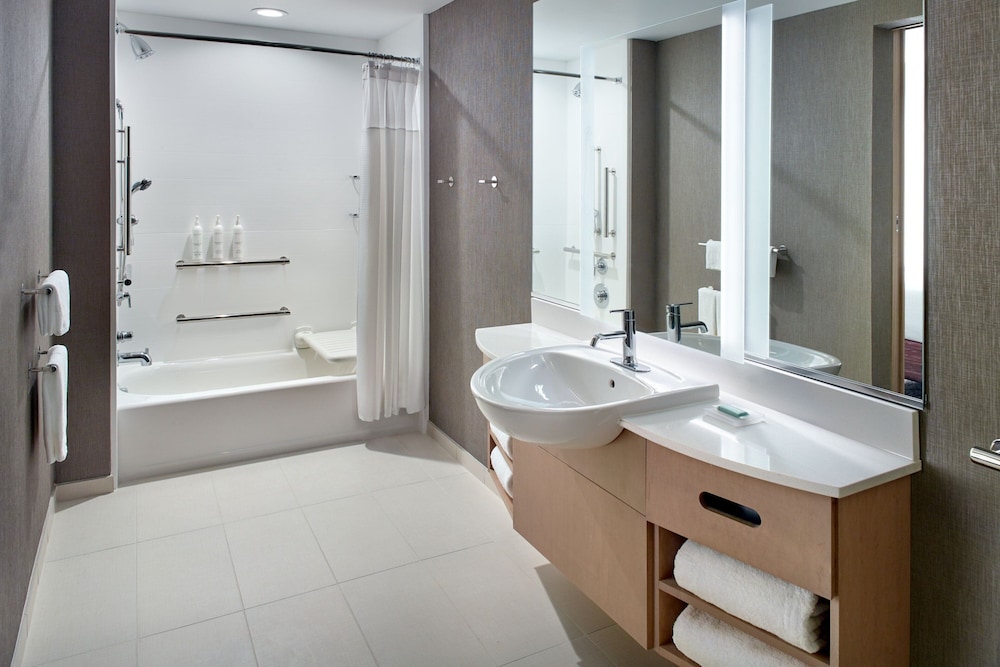 Studio Suite, Multiple Beds - Photo 2