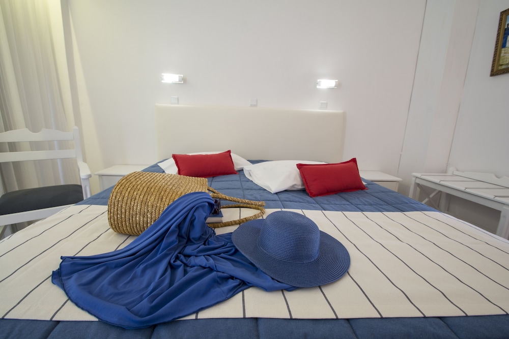 Double or Twin Room, Partial Sea View