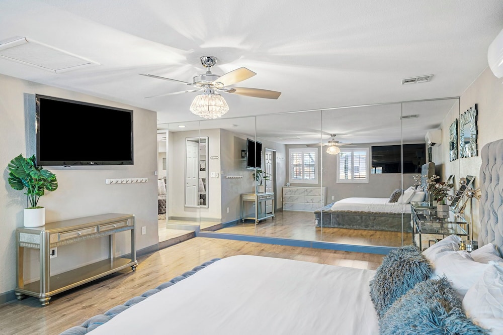 Highly Upgraded 4bd2bath Home With Private Pool, Billede 4