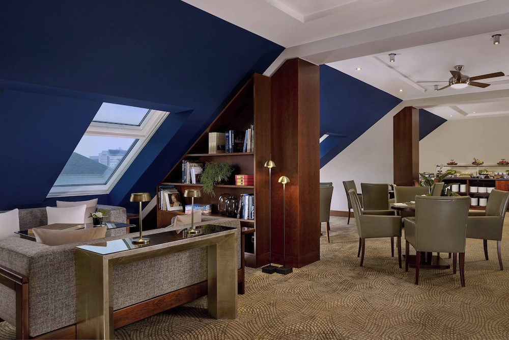 Signature Suite, 2 Bedrooms - Photo 14
