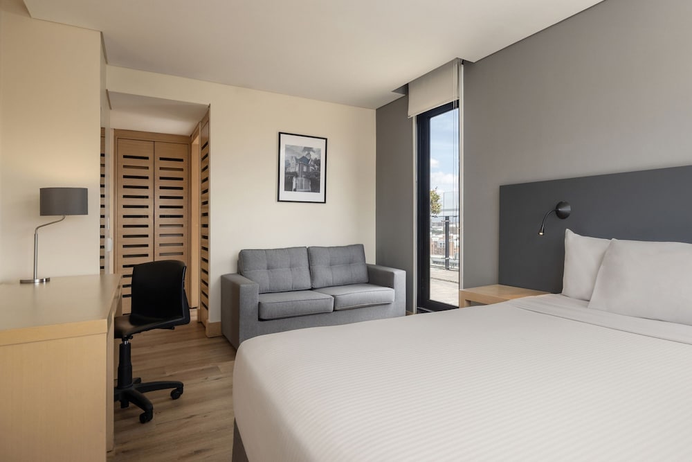 Suite, 1 Bedroom, Terrace - Photo 6