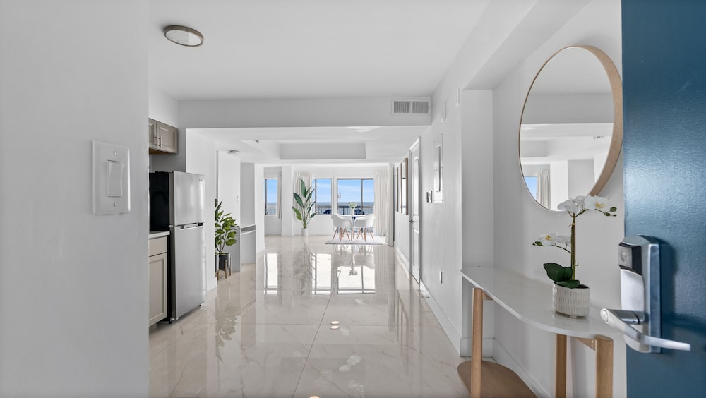 Premium Penthouse, 2 Bedrooms, Kitchen, Ocean View photo 1