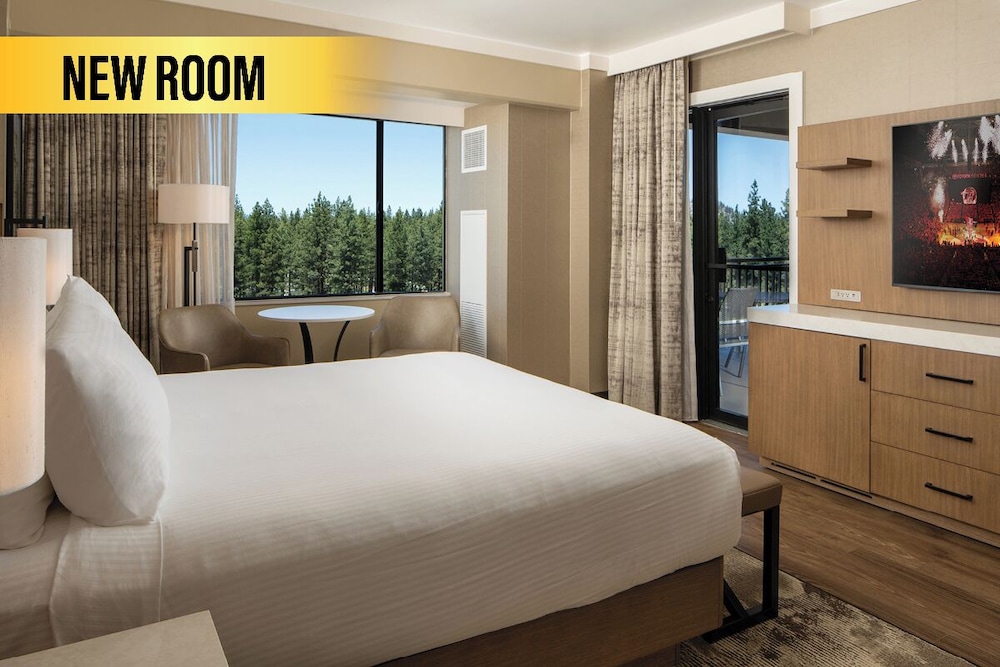 Room, 1 King Bed, Balcony - Photo 1