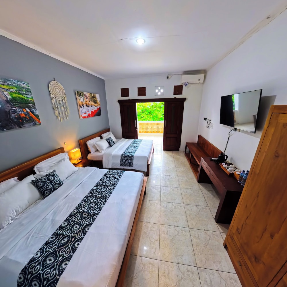 Family Room - Photo 2