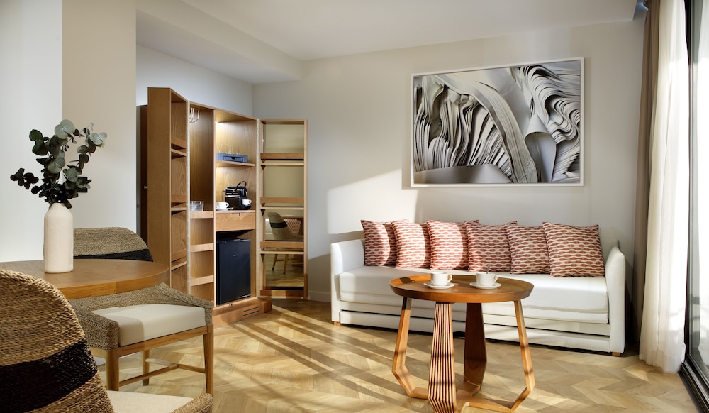 Suite, Sea View (Seafront)