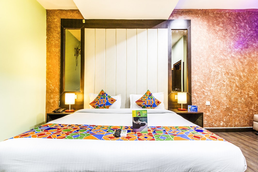 Premium Room, 1 King Bed, Non Smoking photo 2
