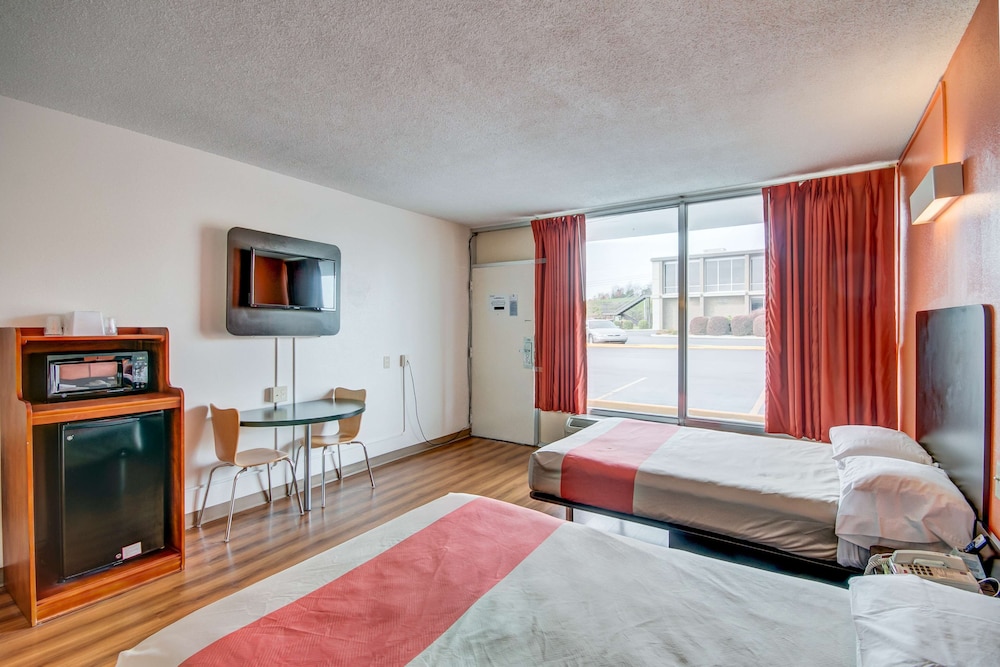 Deluxe Room, 2 Double Beds, Smoking, Refrigerator & Microwave - Photo 1
