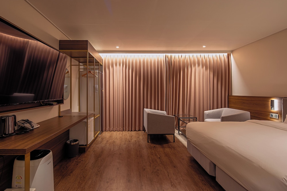 Premium Double Room photo 2
