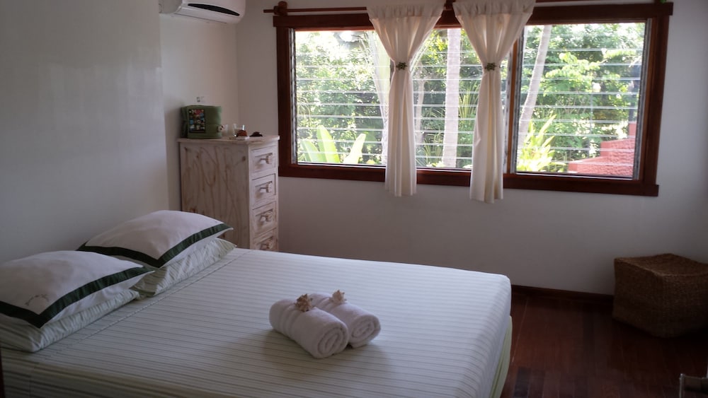 Standard Room, 1 Queen Bed (A/C-Adults Only) photo 3