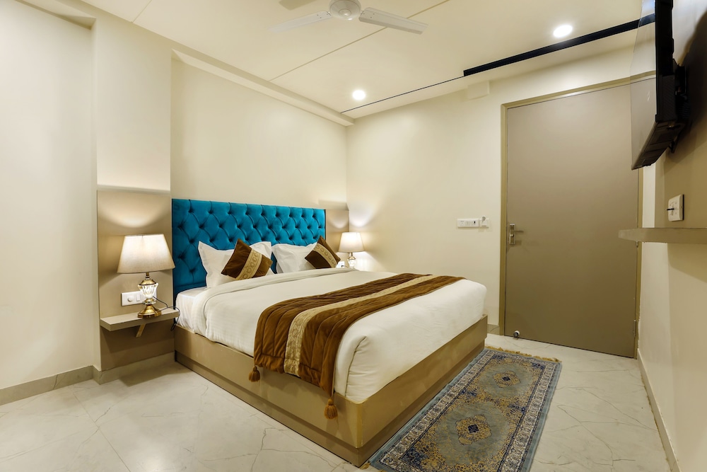Deluxe Double Room - Photo 15