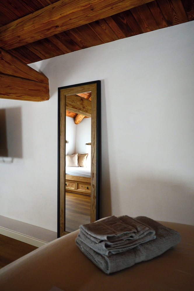 Charme rustico tra pietre antiche photo 2