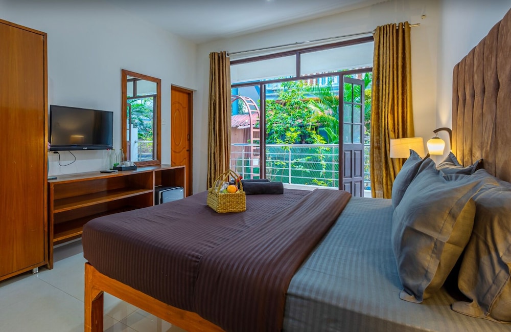 Deluxe Double Room, Balcony, Bay View photo 2