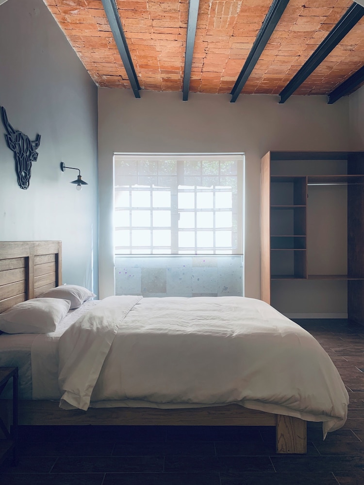 Executive Room, 1 Queen Bed photo 1