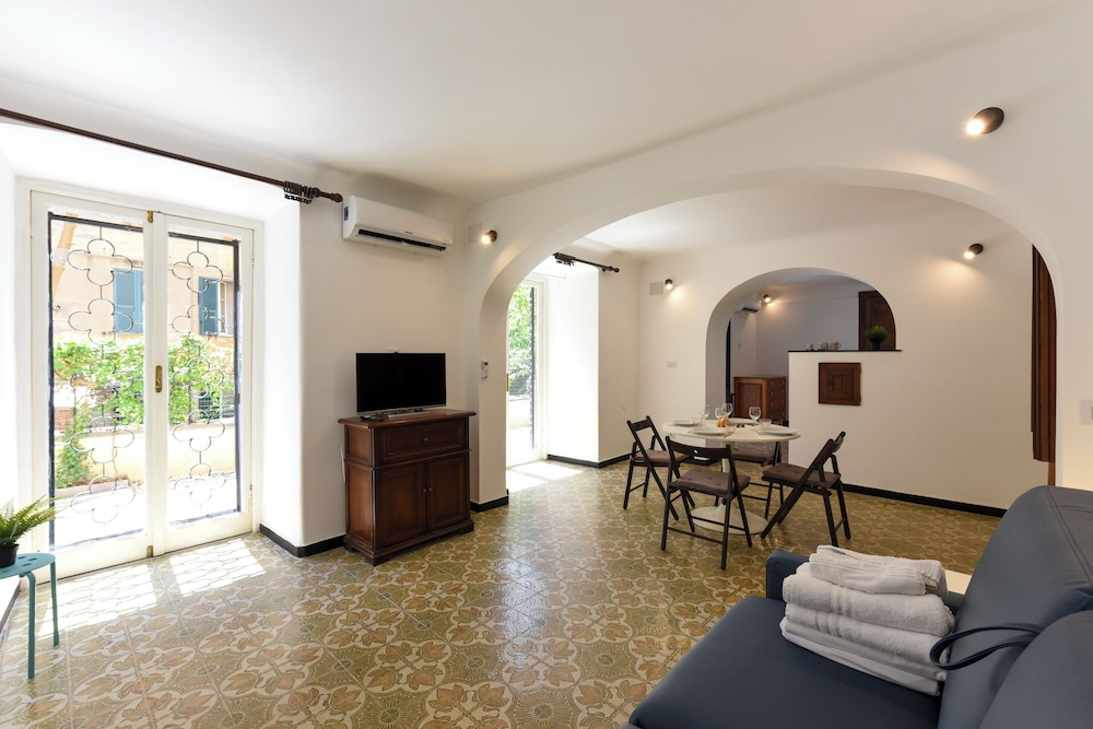 Family Studio (Maisonette)