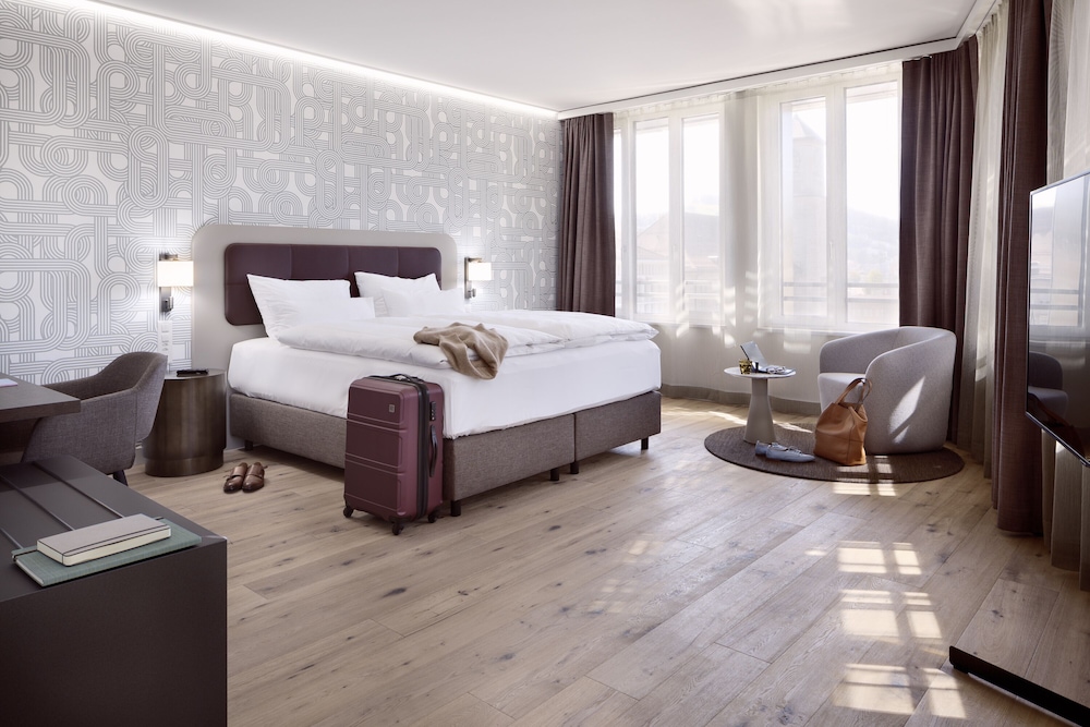 Panoramic Suite, 1 Queen Bed, Non Smoking thumbnail 5