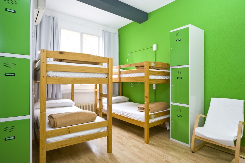 Dormitorio compartido, Dormitorio mixto, Baño privado (1 cama en una habitación compartida de 8 camas)