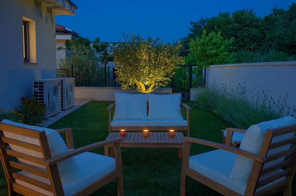 Villa photo 3