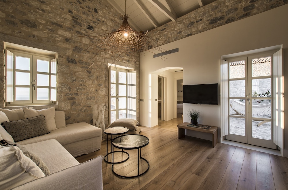 Luxury Villa photo 1
