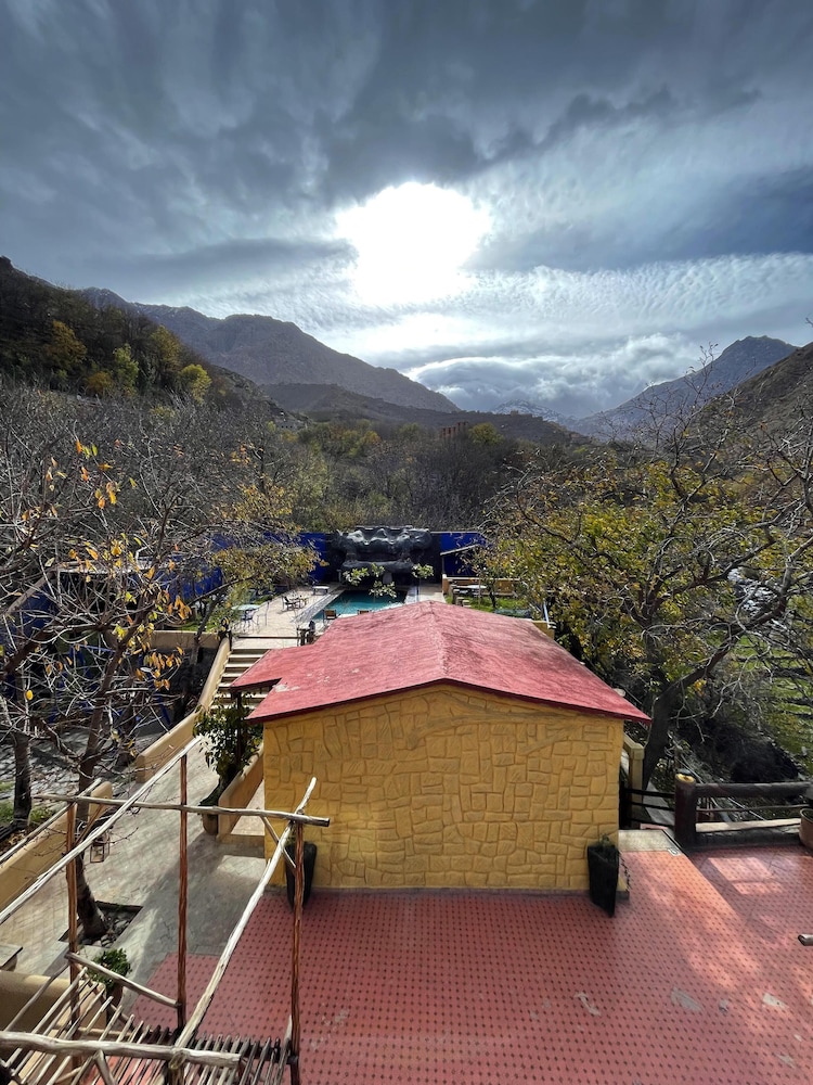 Luxury Suite, 1 Bedroom, Fireplace, Mountain View photo 2