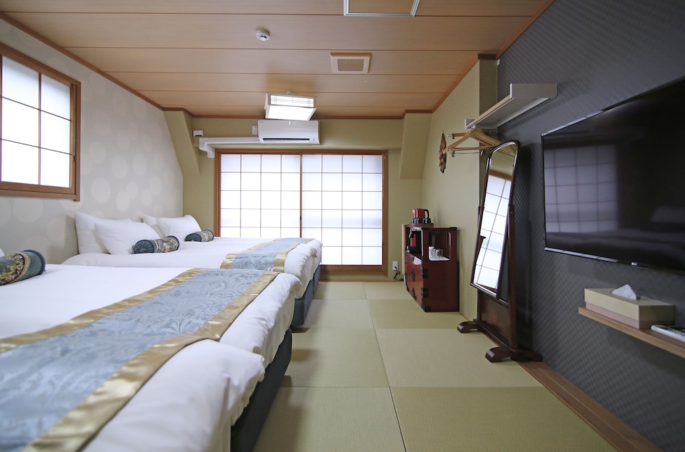 Room, Multiple Beds (GS301) photo 2