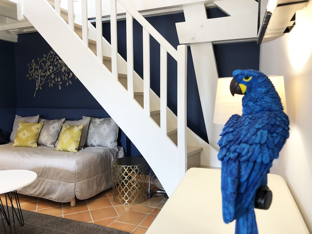 Mezzanine Suite - Photo 6