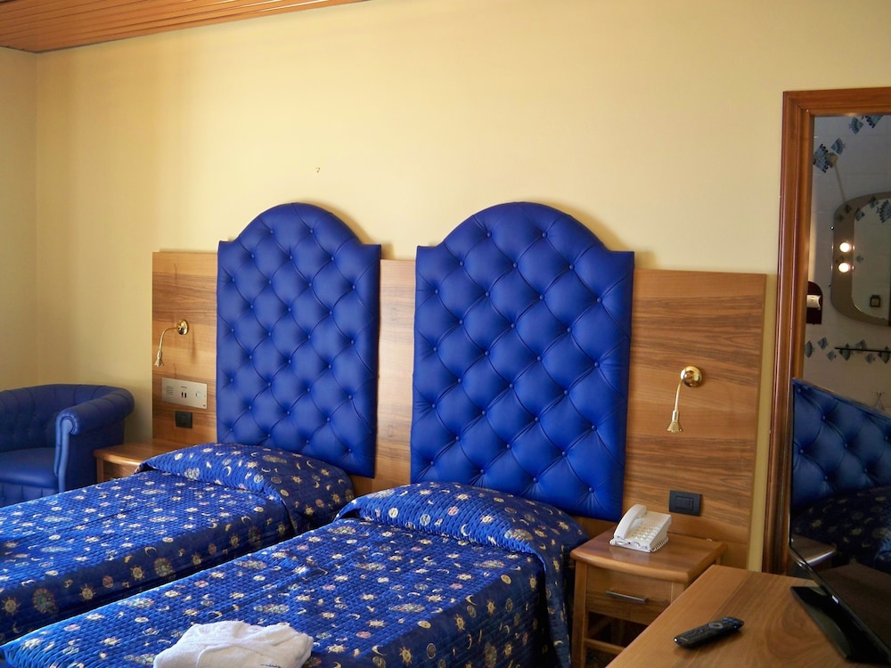 Superior Room (Sea or Etna Mount View) photo 2