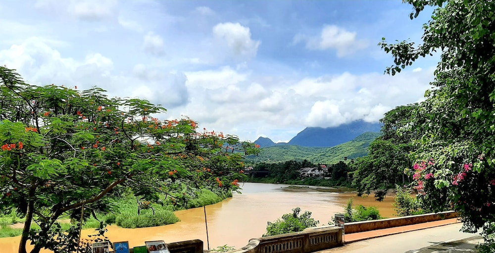 Lao Wooden House - Double Room