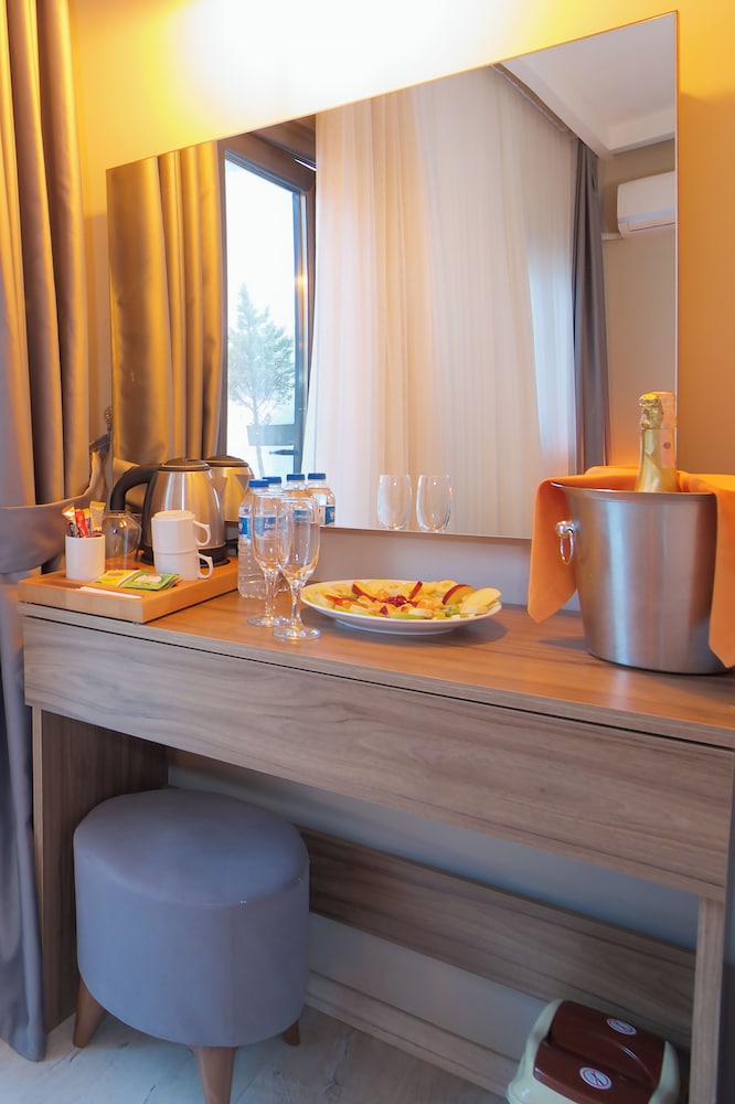 Deluxe Double Room with Terrace photo 2