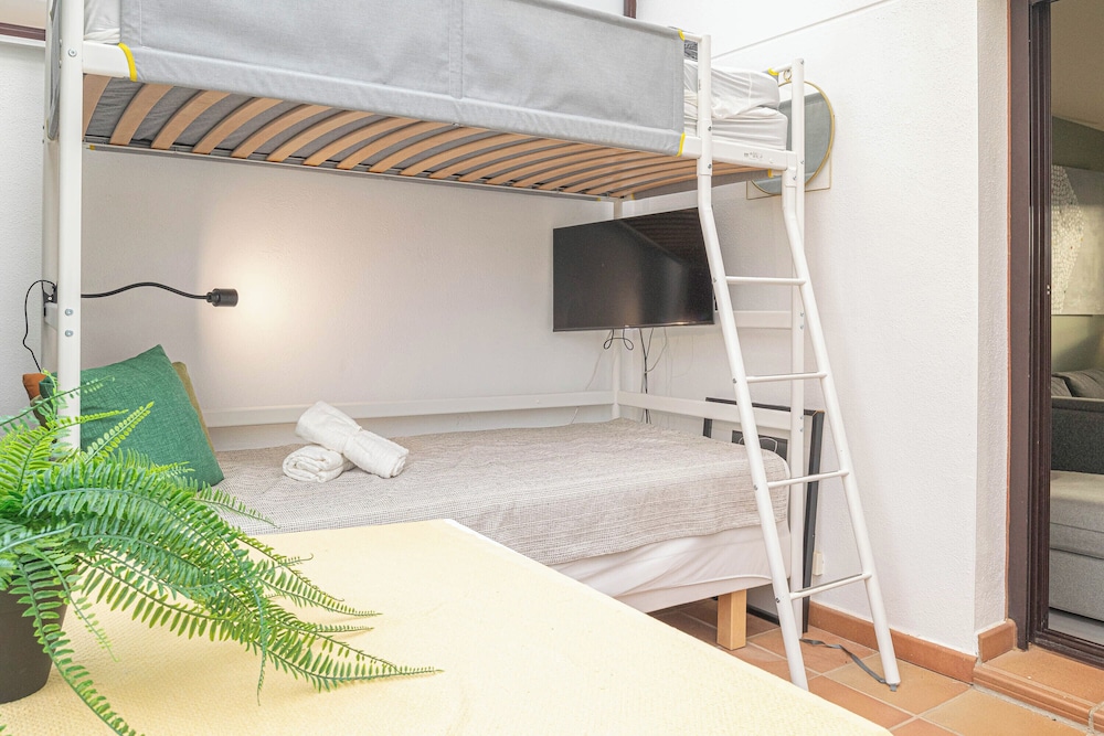 Penthouse Familiar, 3 Habitaciones, 2 Baños (Luxury Cala Blanca Walking To Beach)