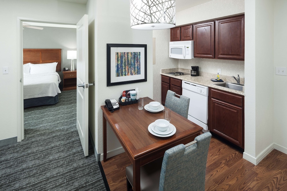 Suite, 1 King Bed, Accessible (Hearing) - Photo 3