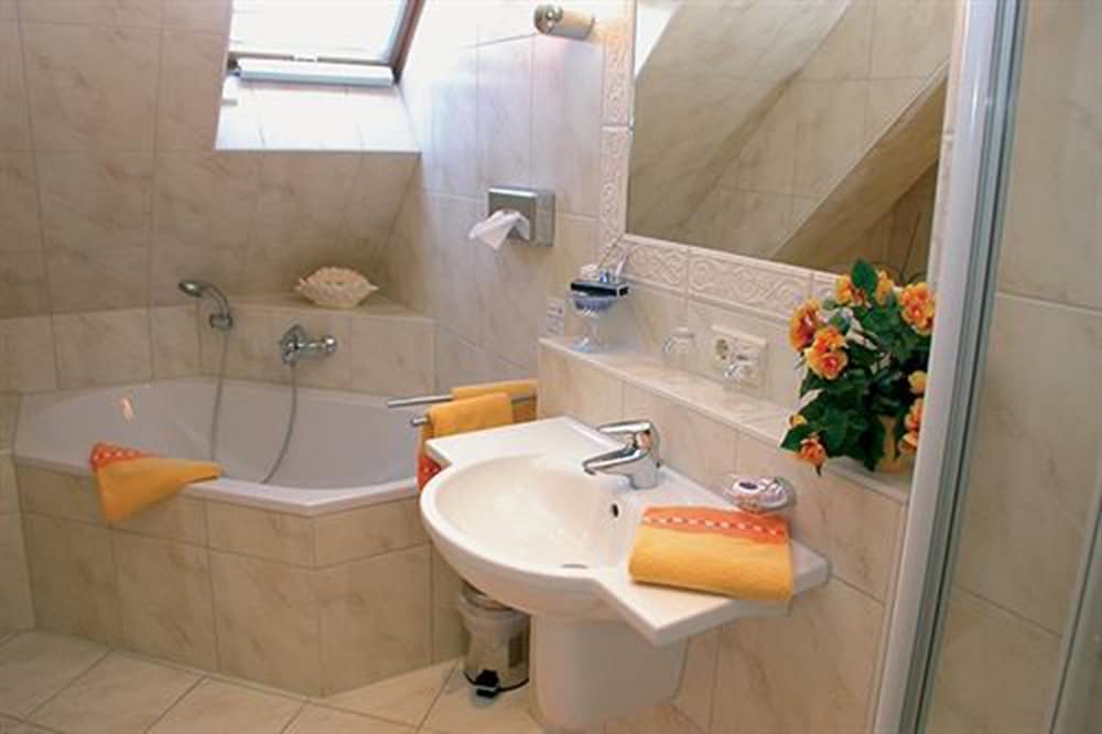 Suite, Jetted Tub photo 2