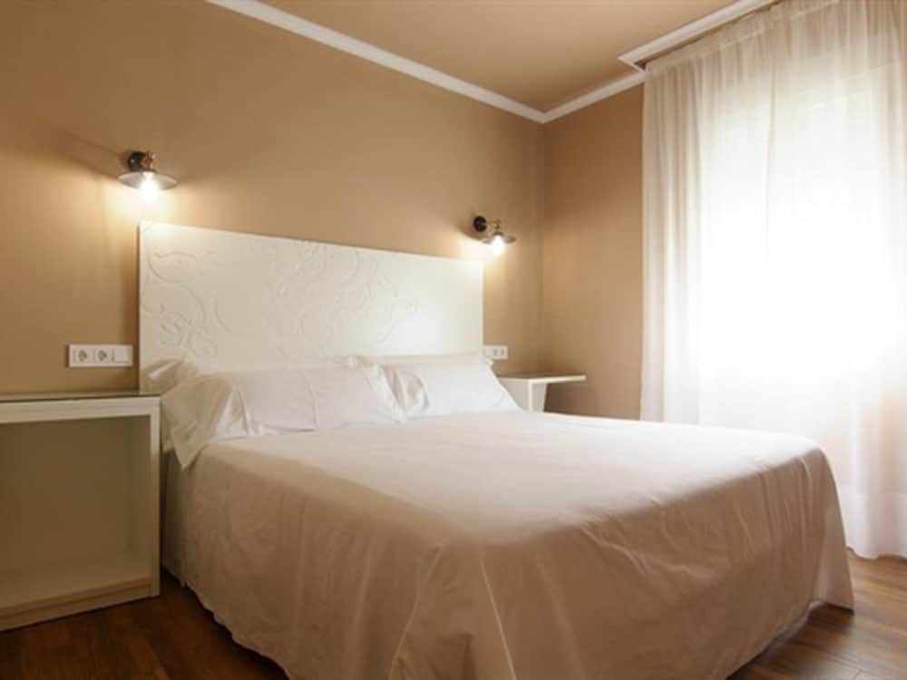 Superior Double Room, Ensuite, City View